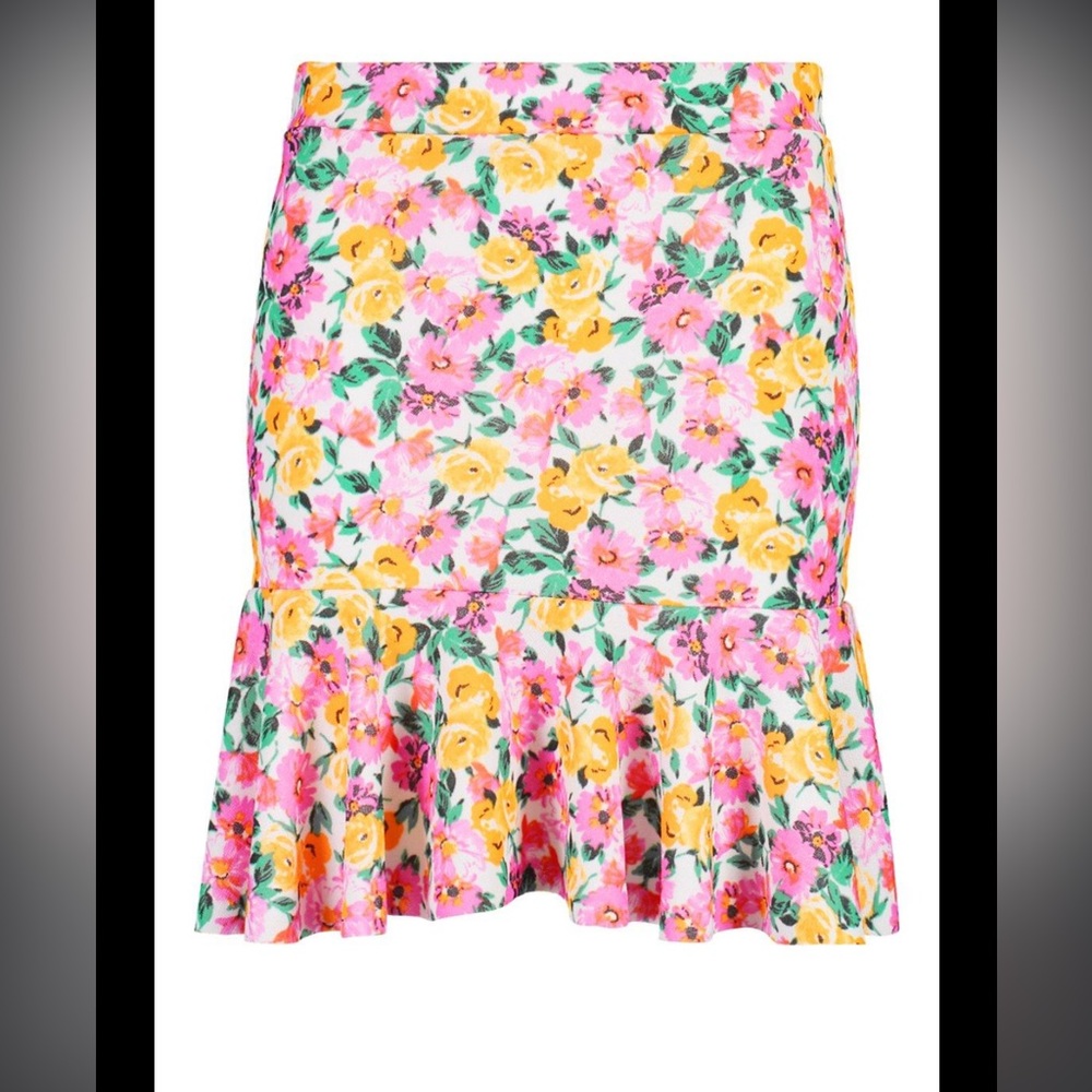 NWT Boohoo Drop Hem Floral Mini Skirt Size 6